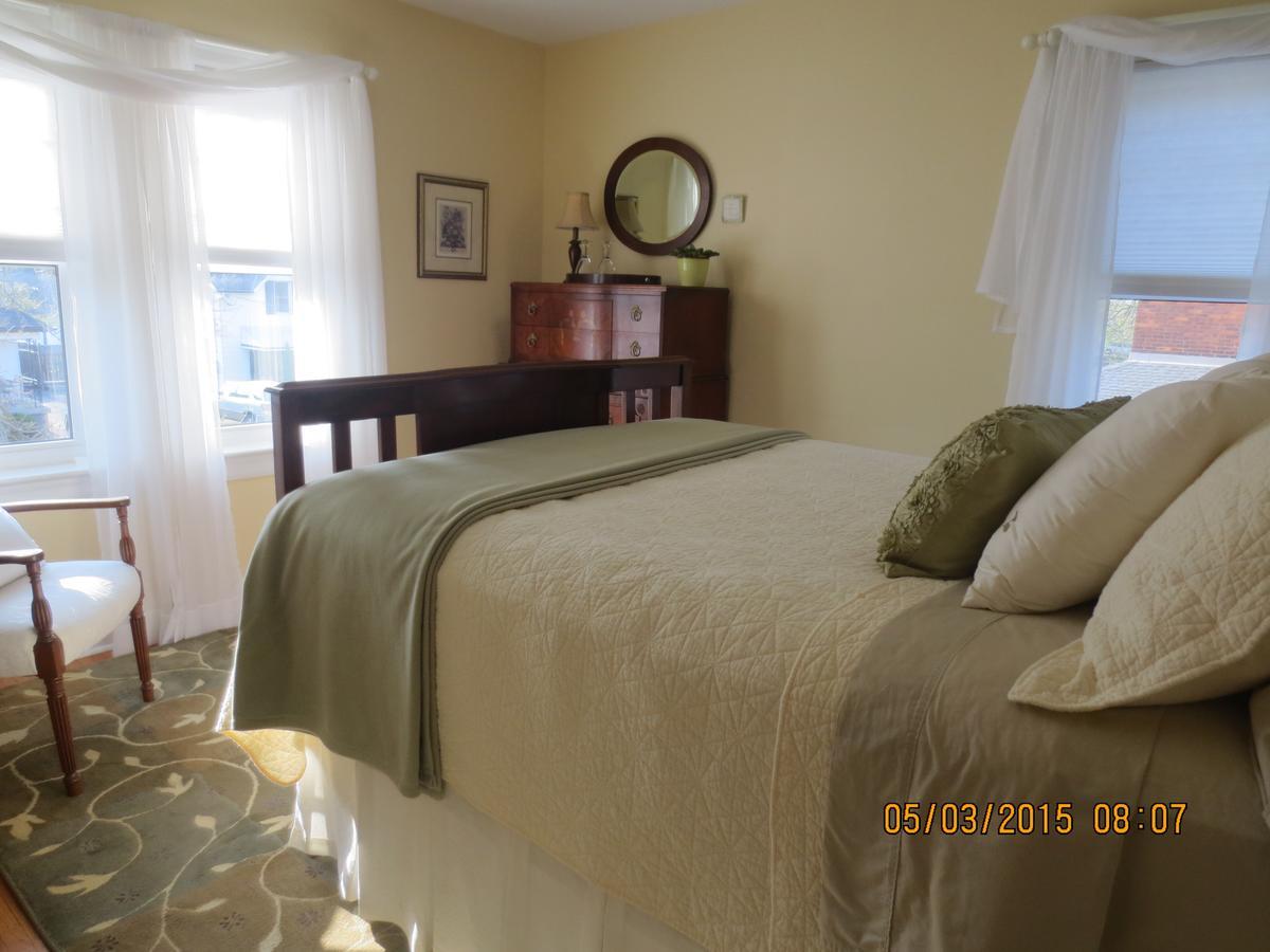 Robinsong Thorold Quarto foto
