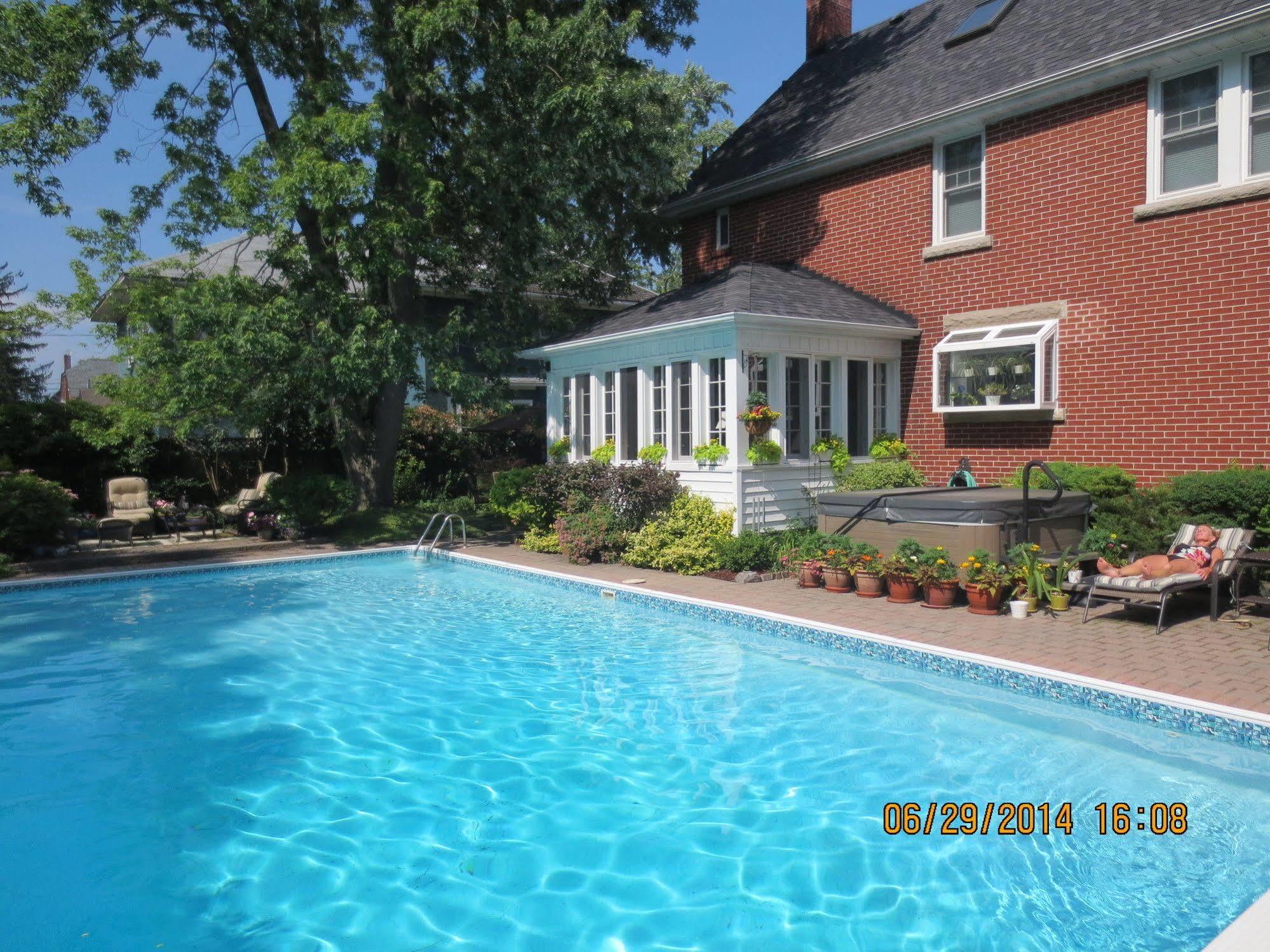 Robinsong Thorold Exterior foto